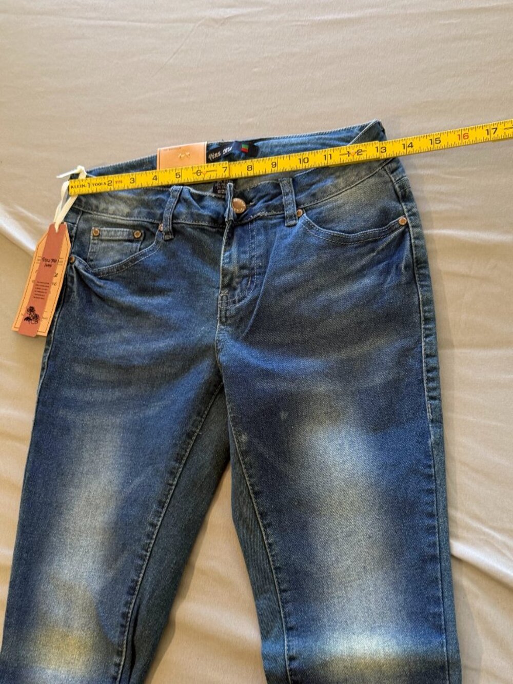 Vins Me Women's Skinny Ankle Stretch Mid-Rise Faded Blue Denim Jeans, Size 1 NWT - Picture 2 of 7